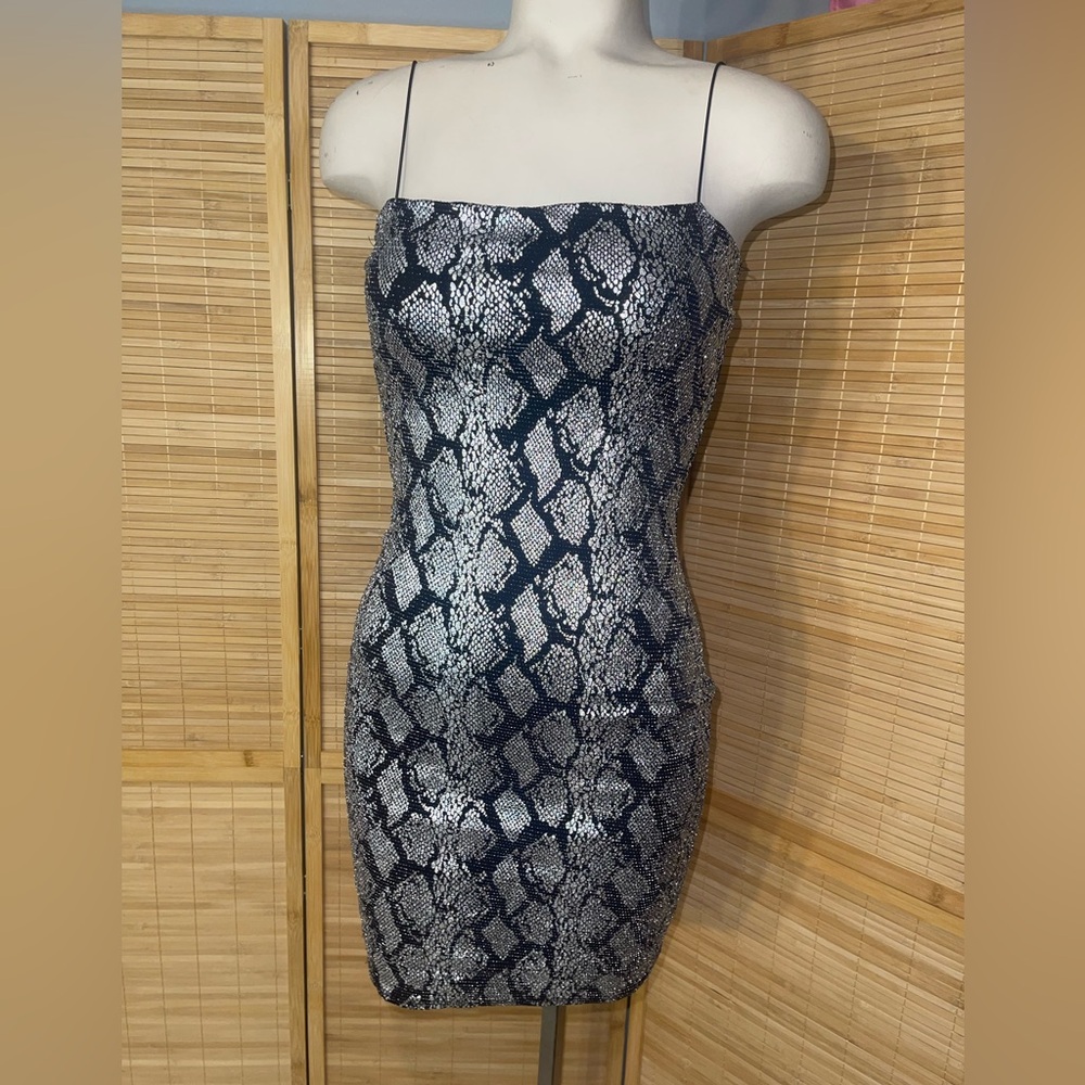 Windsor silver black snakeskin mini dress woman’s medium STRETCHY!